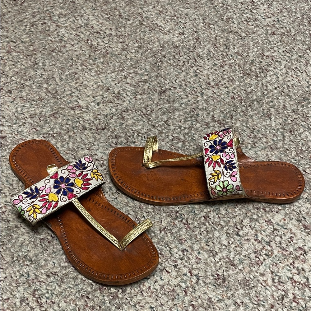 Handmade Floral Embroidered strap leather toe thong Sandals